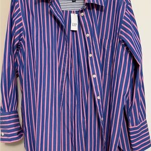 GAP women’s Blue and Pink Stripe Button-Up Shirt